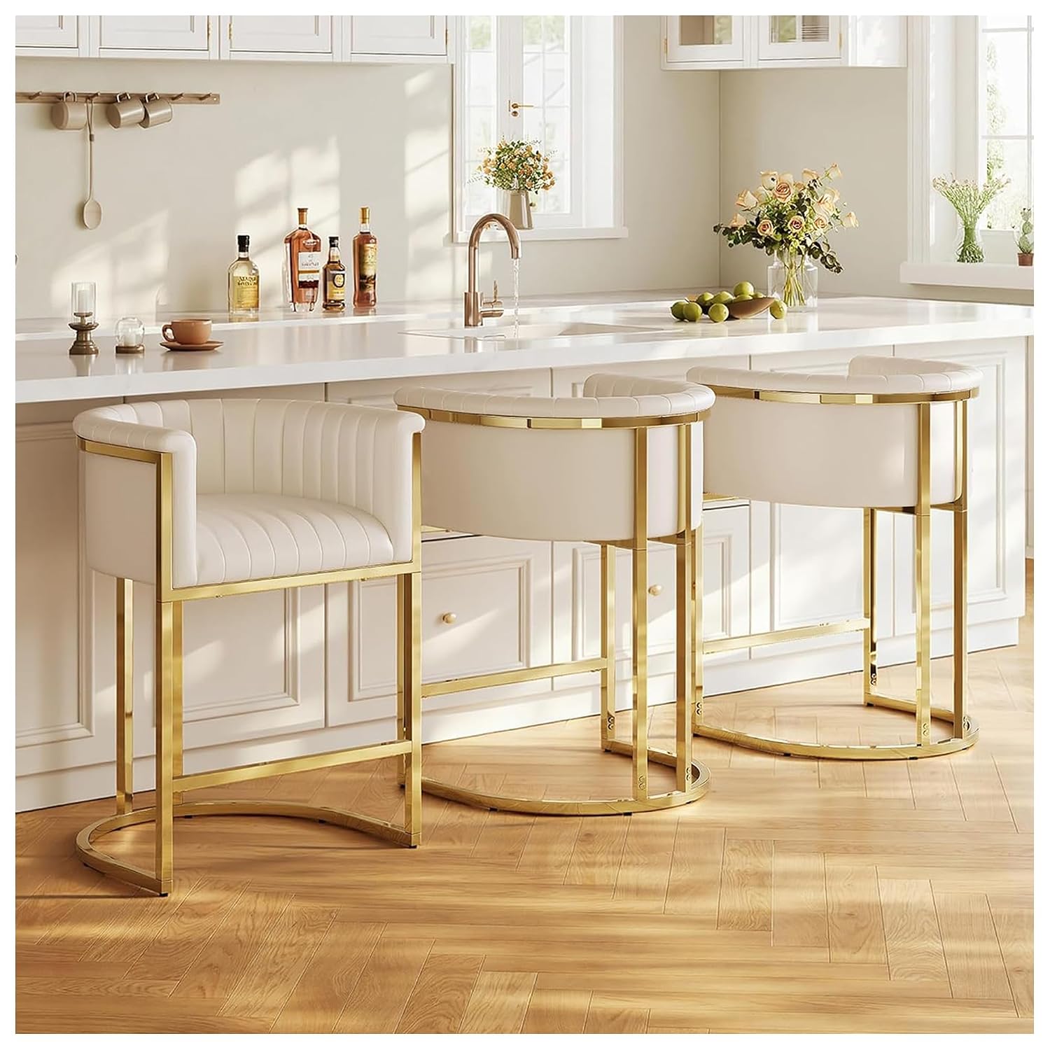 Commercial Kitchen Island - 26インチ バレル型バースツール 3脚セット 背もたれとアームレスト付き、キッチンアイランド用フェイクレザーアクセントスツール、ゴールドフレーム、カスタマイズ可能