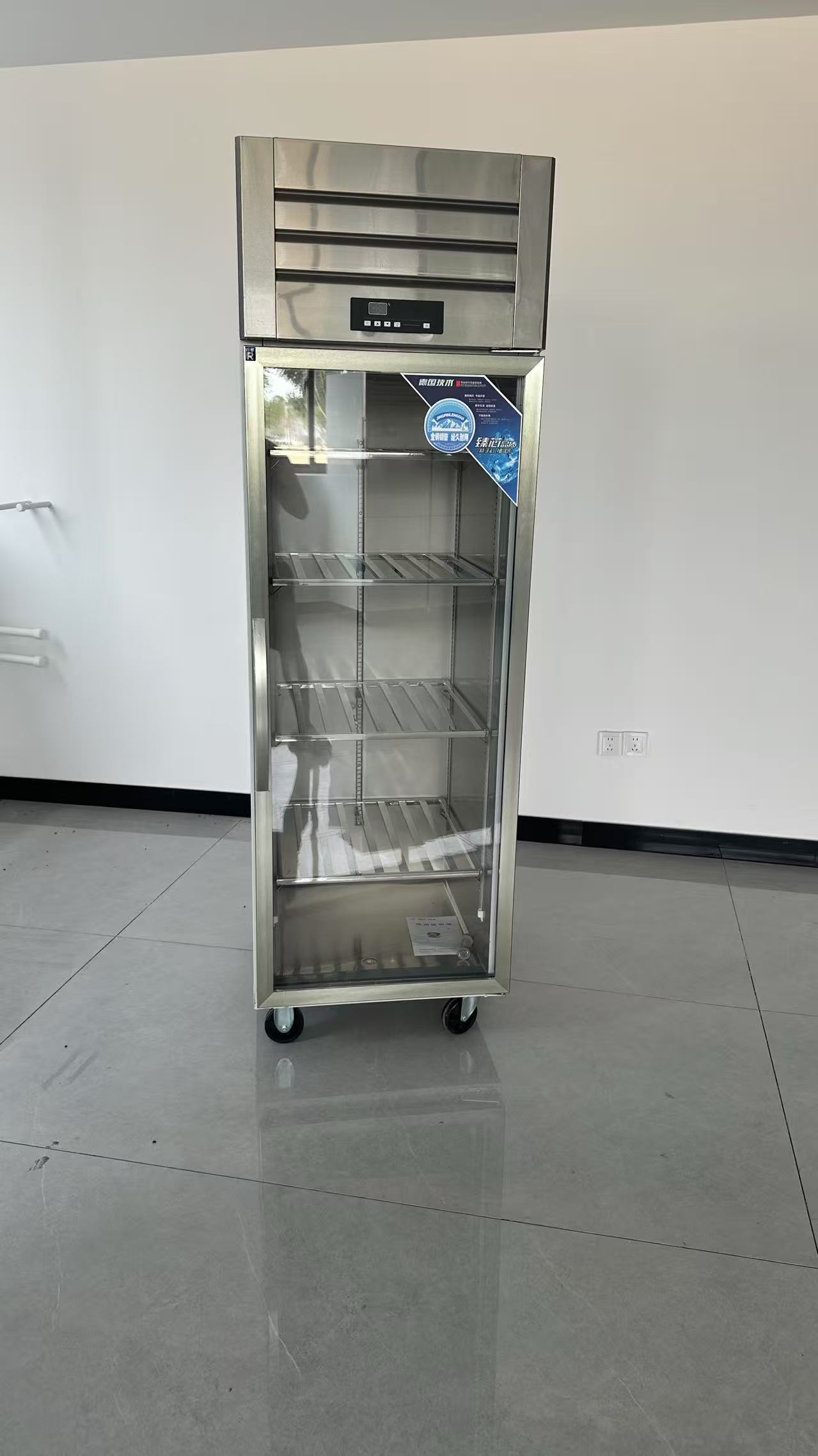 業務用高性能6ドアステンレス製縦型冷凍冷蔵庫（レストラン厨房 - Commercial Kitchen Door のレビューと価格