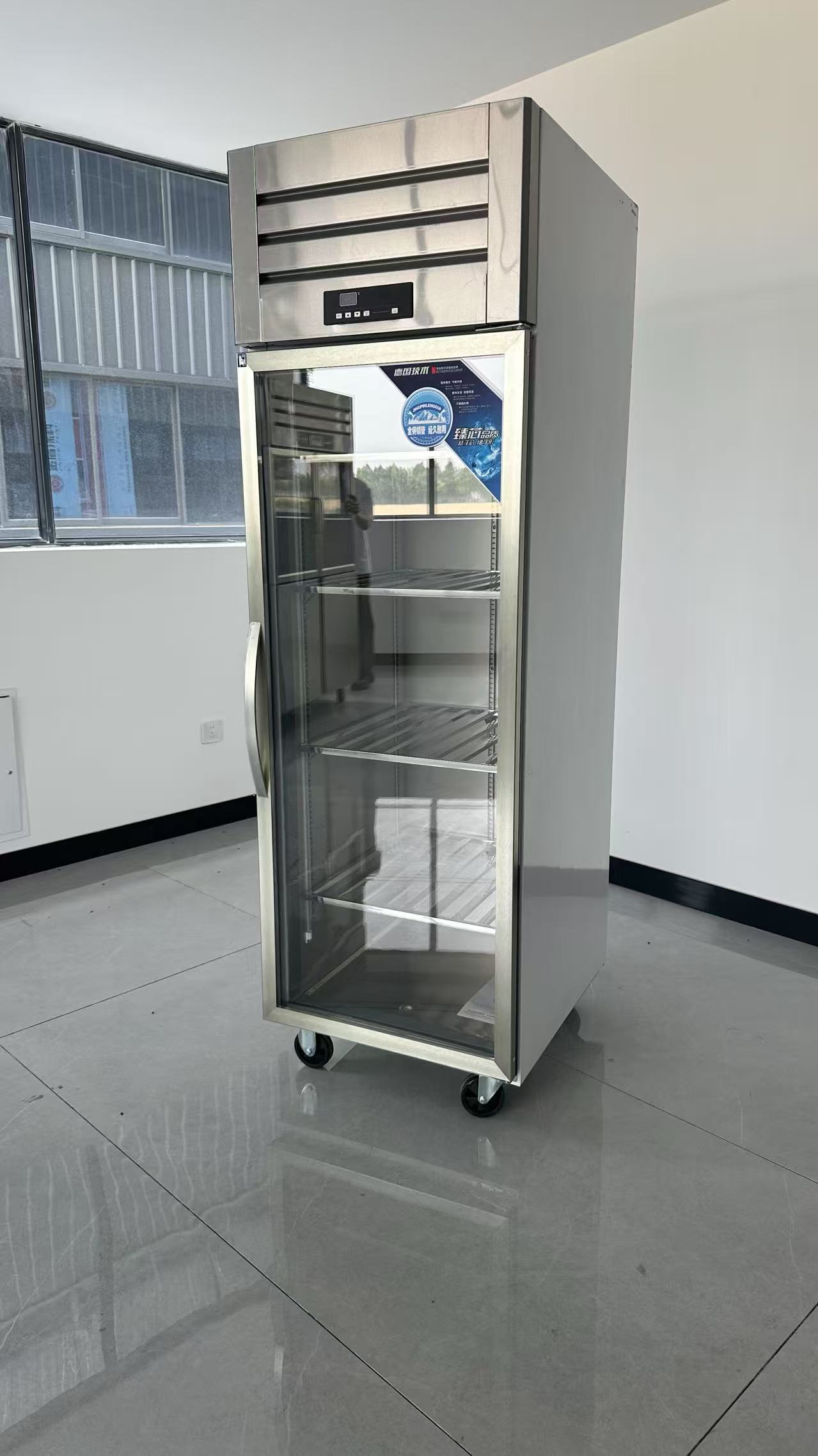 業務用高性能6ドアステンレス製縦型冷凍冷蔵庫（レストラン厨房 - Commercial Kitchen Door のレビューと価格
