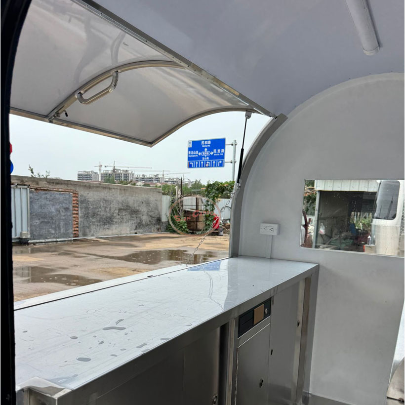 大量直販 フードトラック 移動販売車 高コストパフォーマンス - Commercial Kitchen On Wheels のレビューと価格